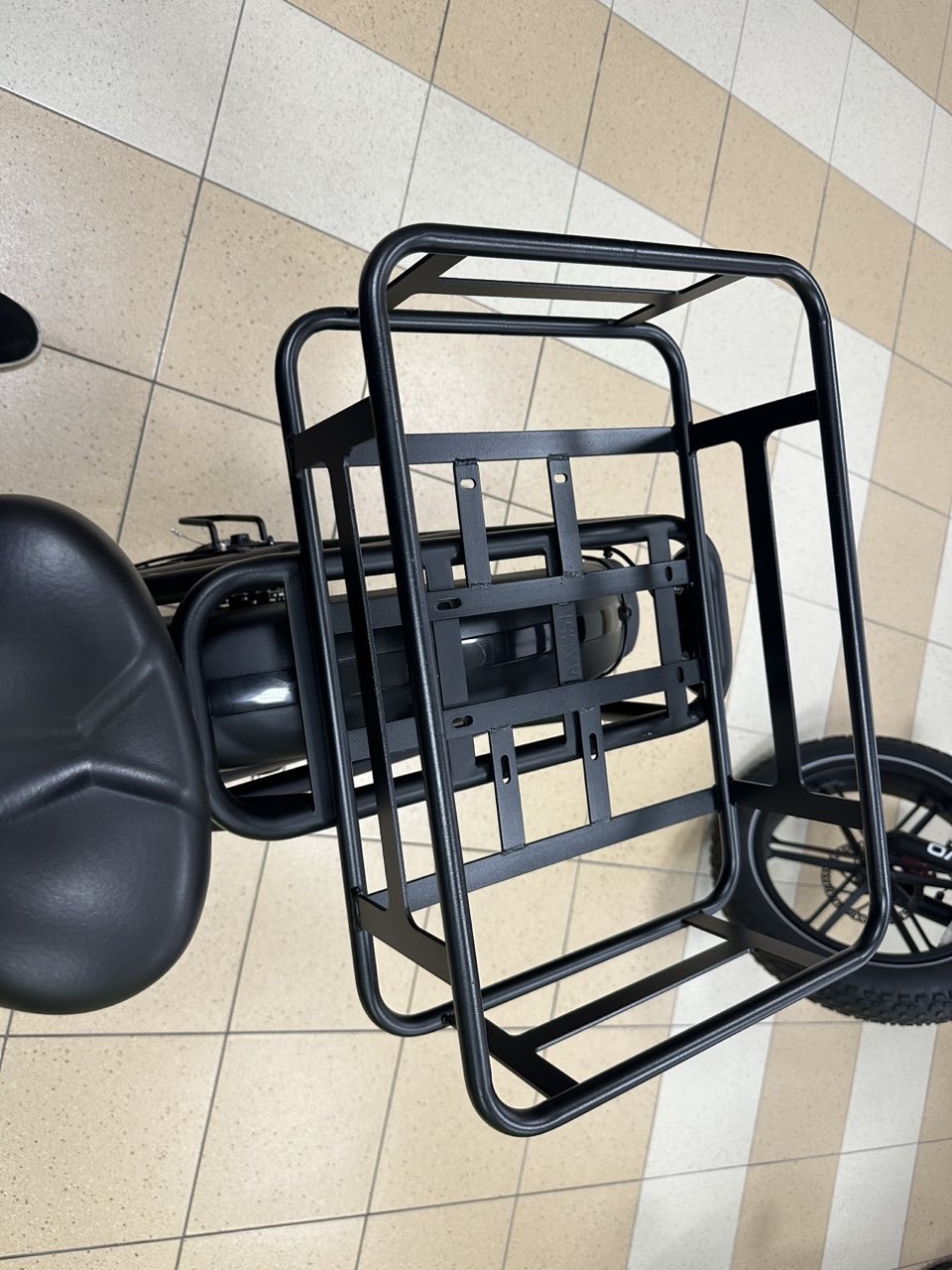 Rear rack basket suitable for all e-bikes with a rear rack